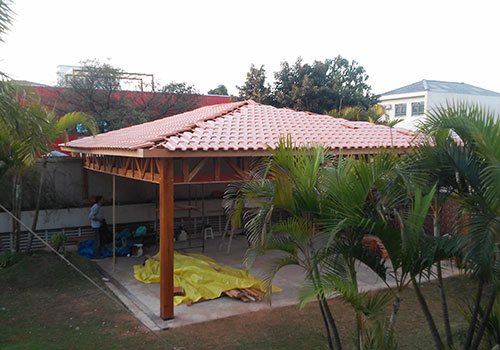 Telhado para churrasqueira em condomínio residencial em Moema - São Paulo